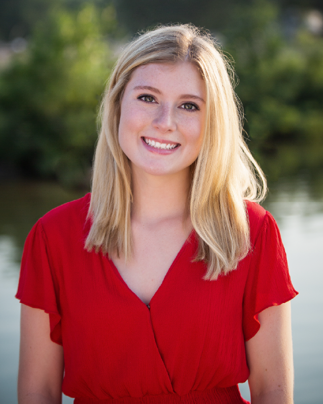Karsi Peterson Headshot